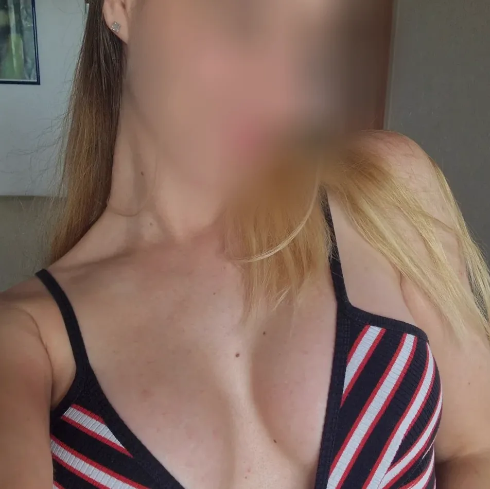 Catriona, 24