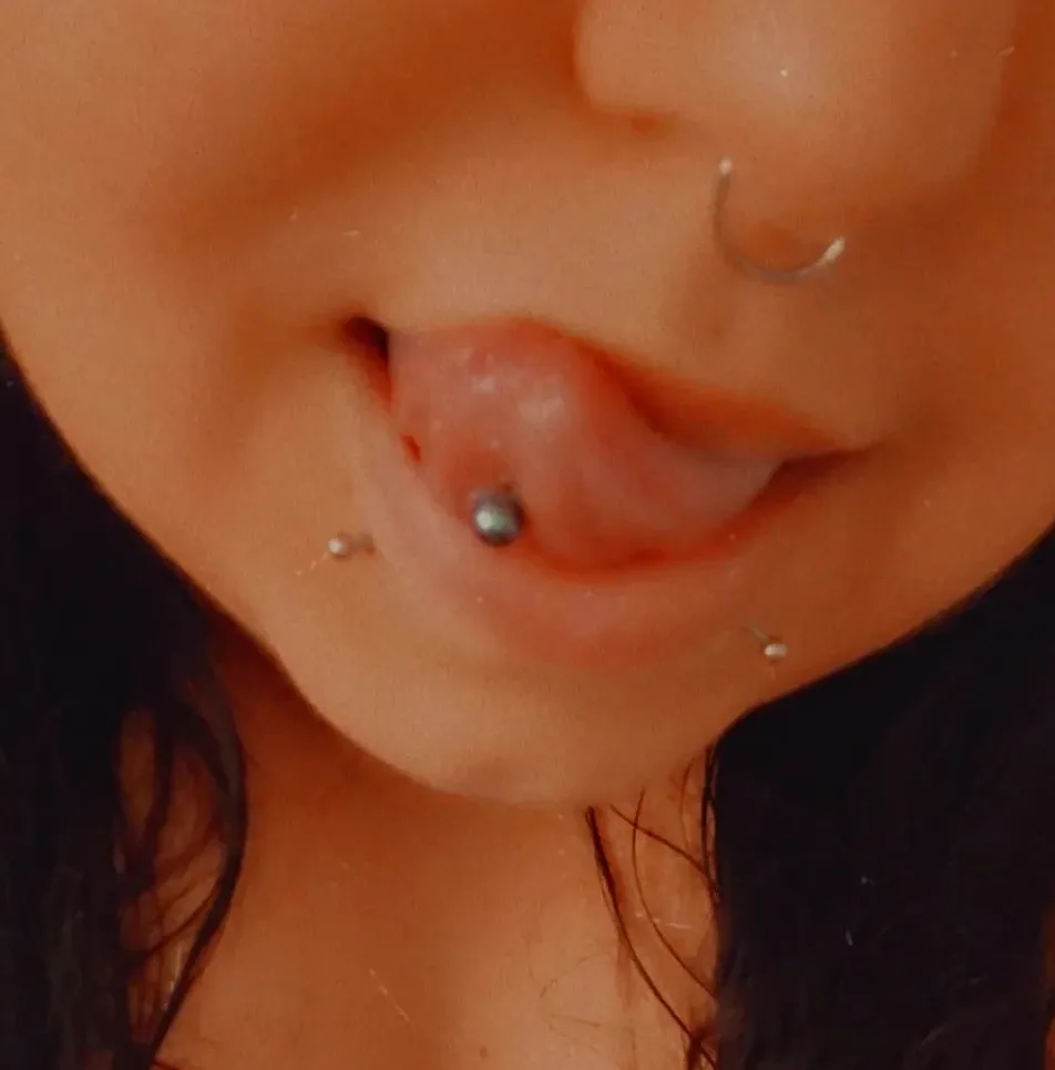 Cerys, 30