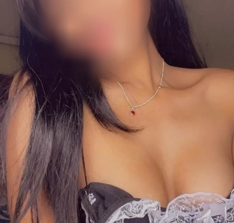 Cerys, 20
