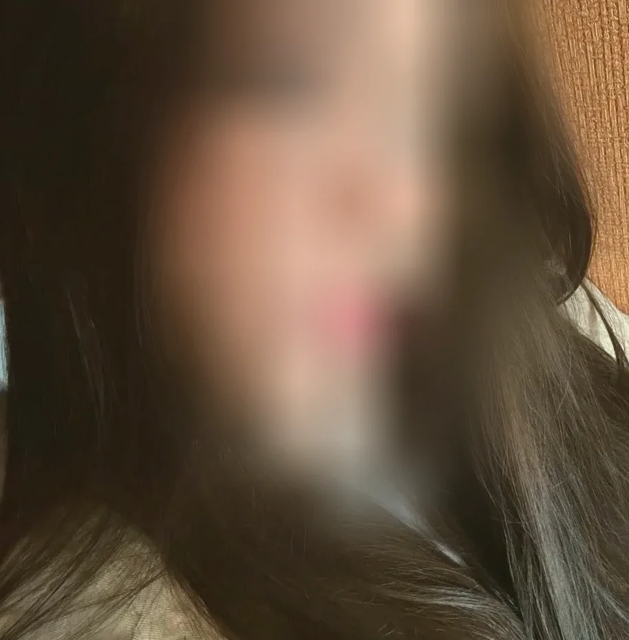 Chloe, 20