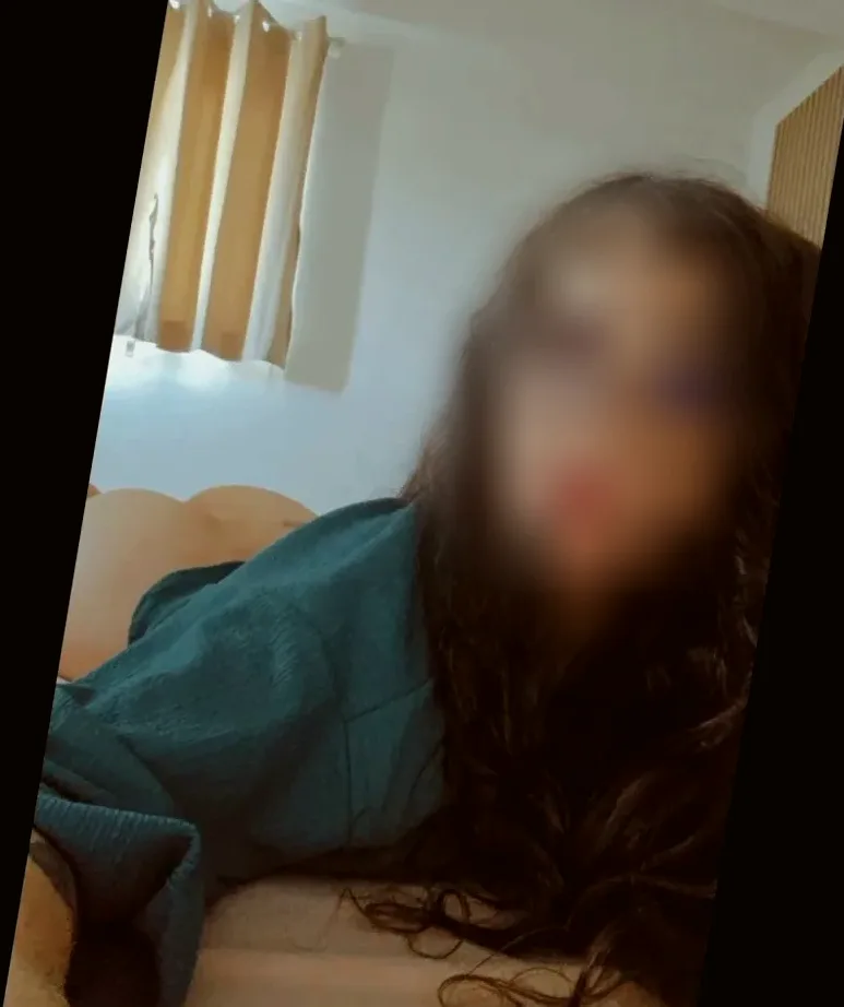 Dina, 34