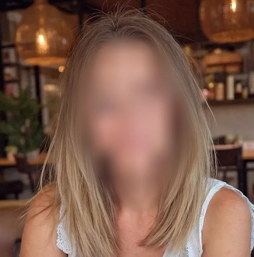 Sofia, 37